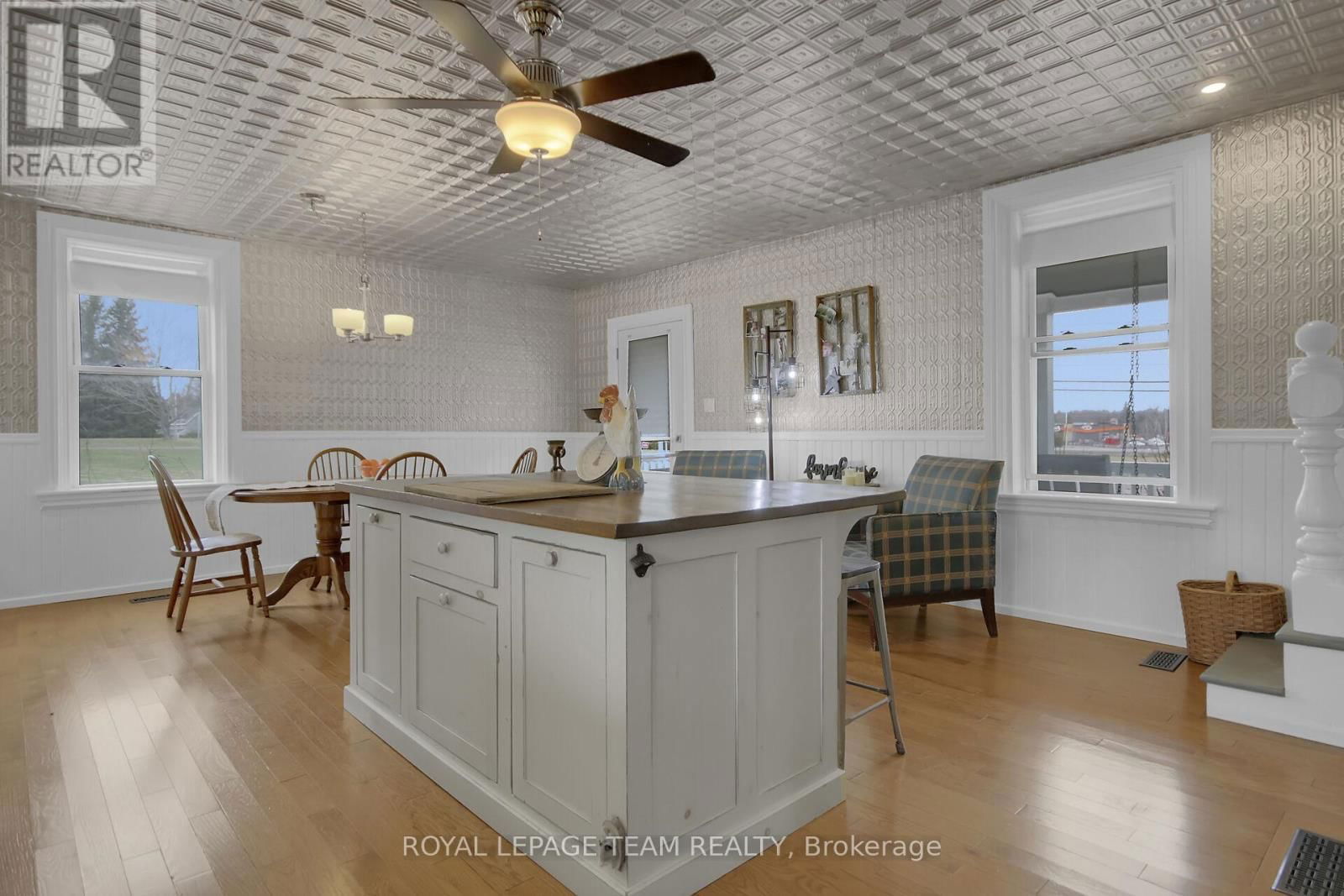 1456 MEADOW DRIVE Image 18