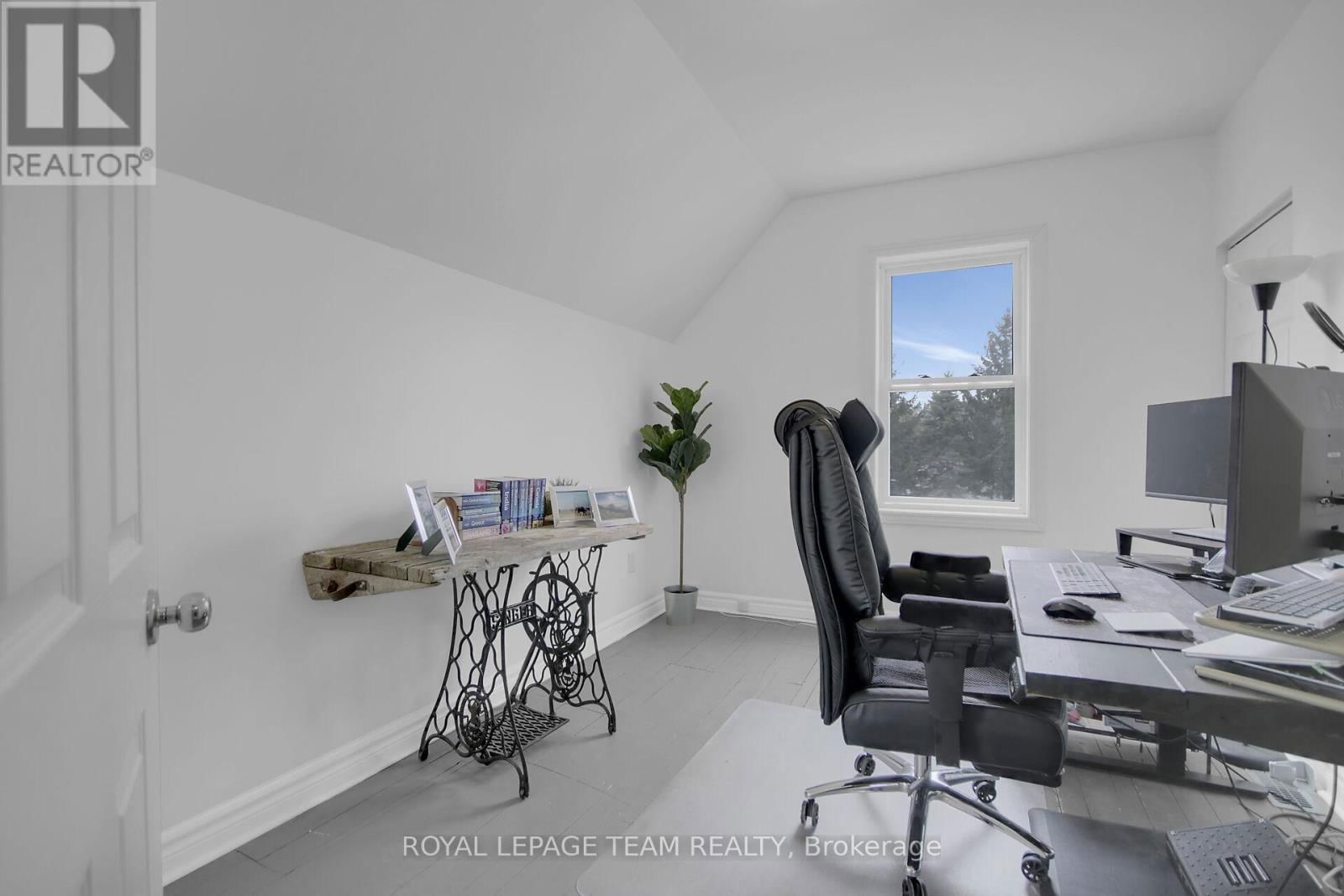 1456 MEADOW DRIVE Image 29