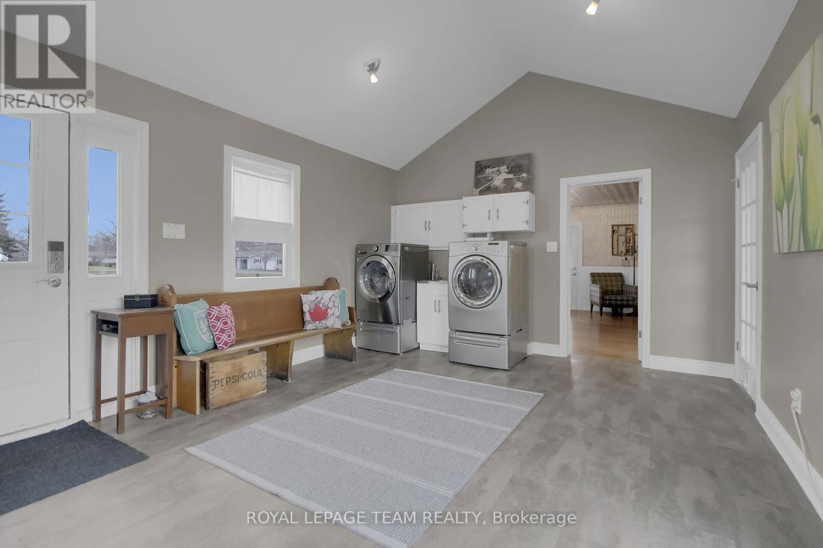 1456 MEADOW DRIVE Image 32