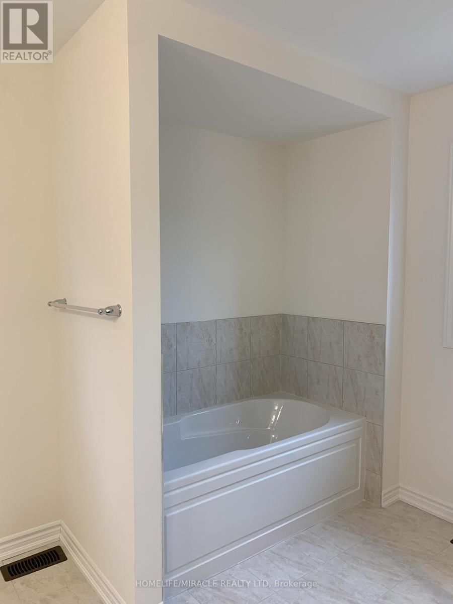 272 POTTRUFF ROAD Image 29
