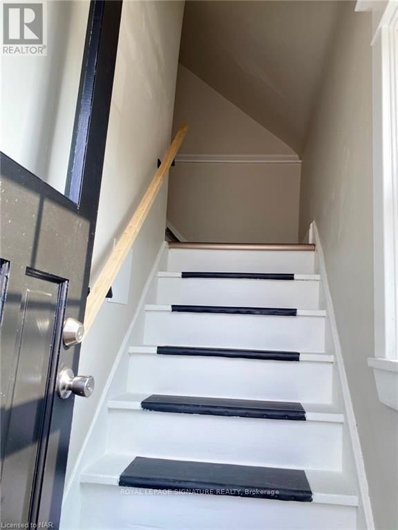 Upper - 13 DELAWARE STREET Image 9