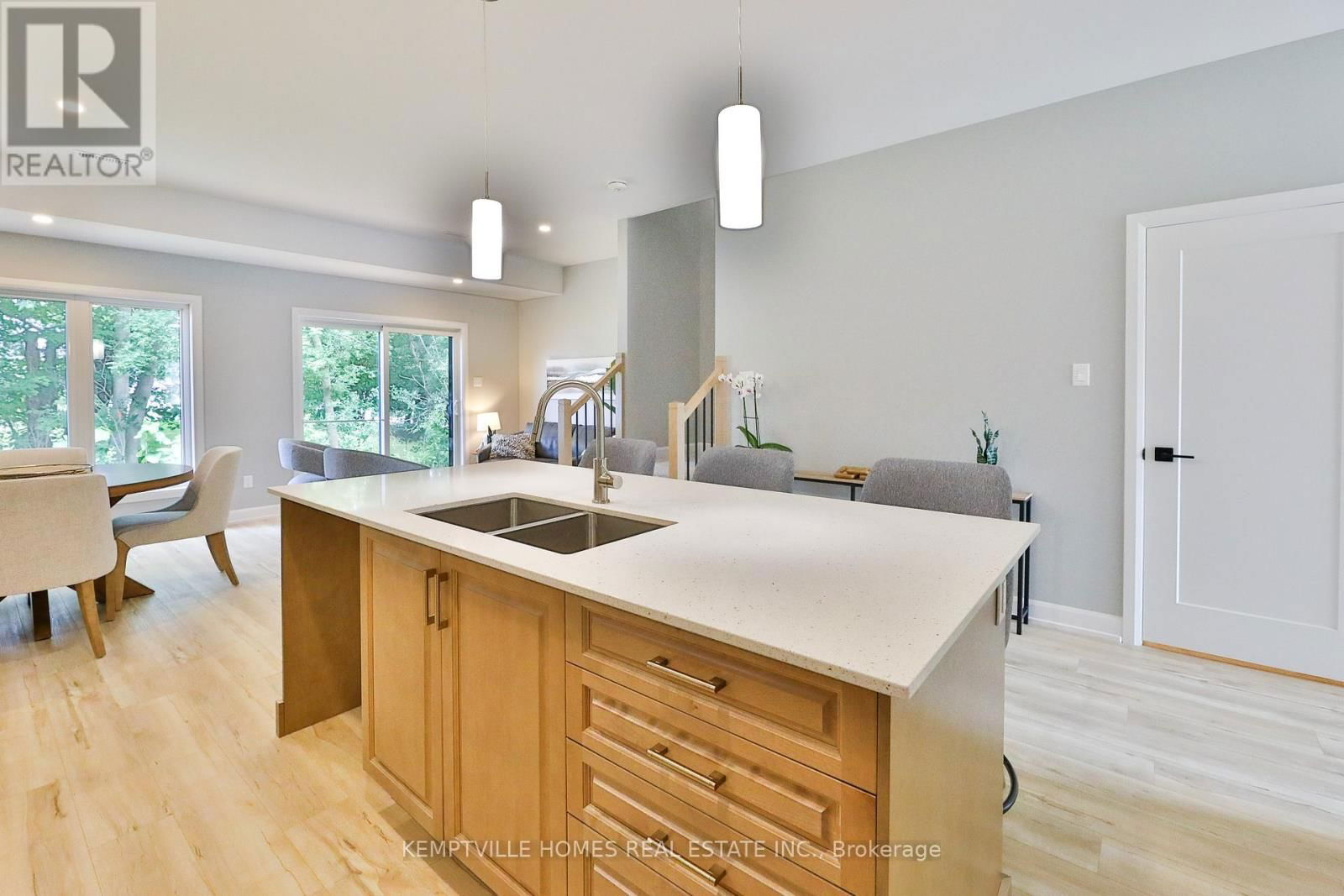 324 LEWIS W STREET Image 10