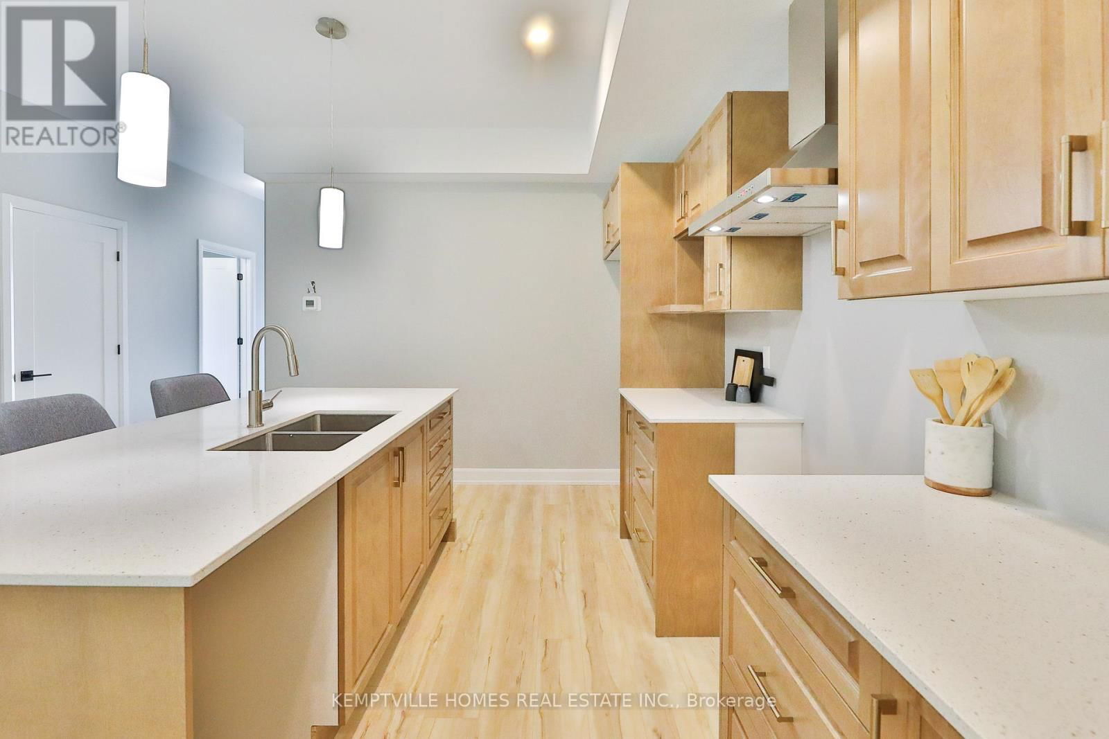 324 LEWIS W STREET Image 13