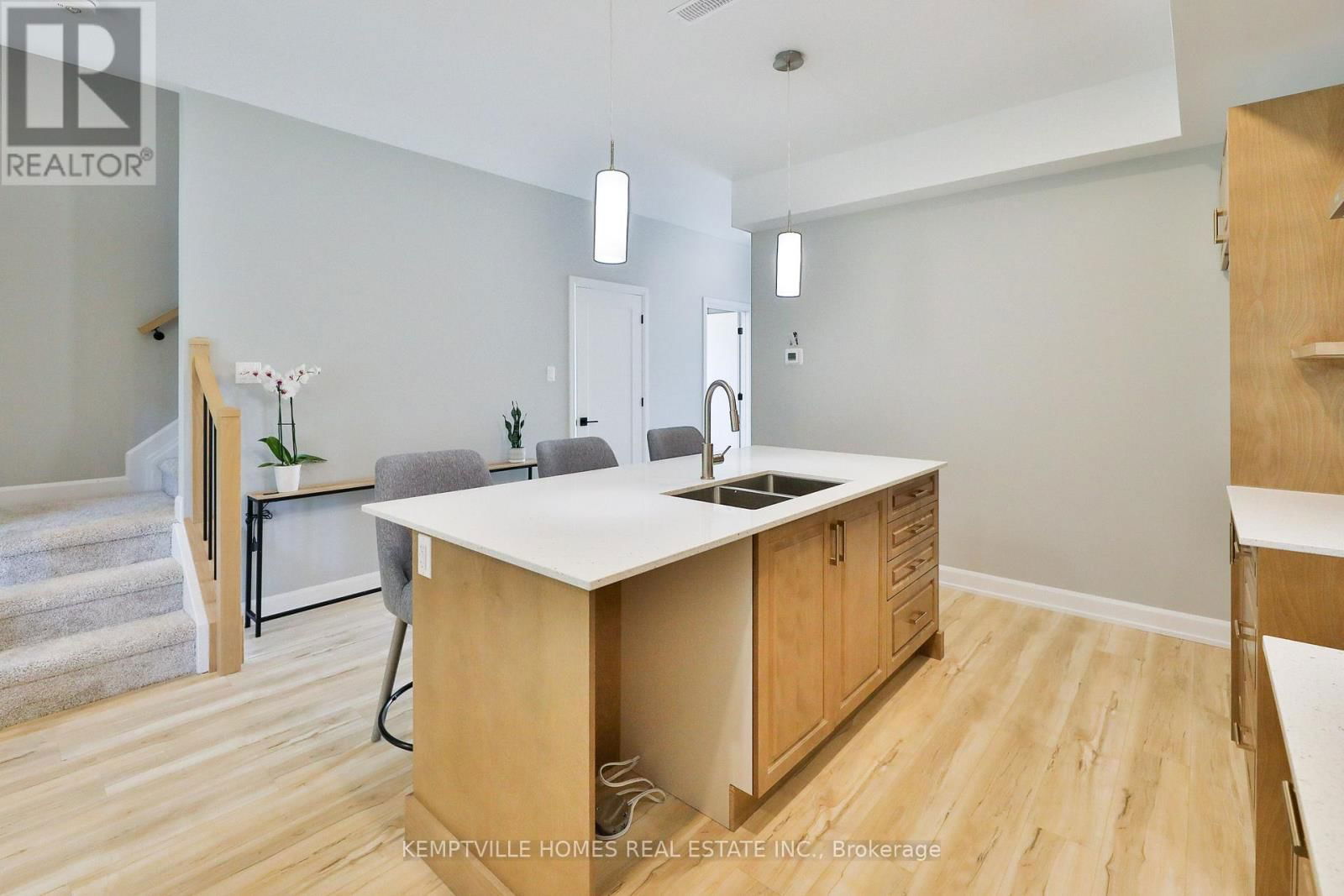 324 LEWIS W STREET Image 14