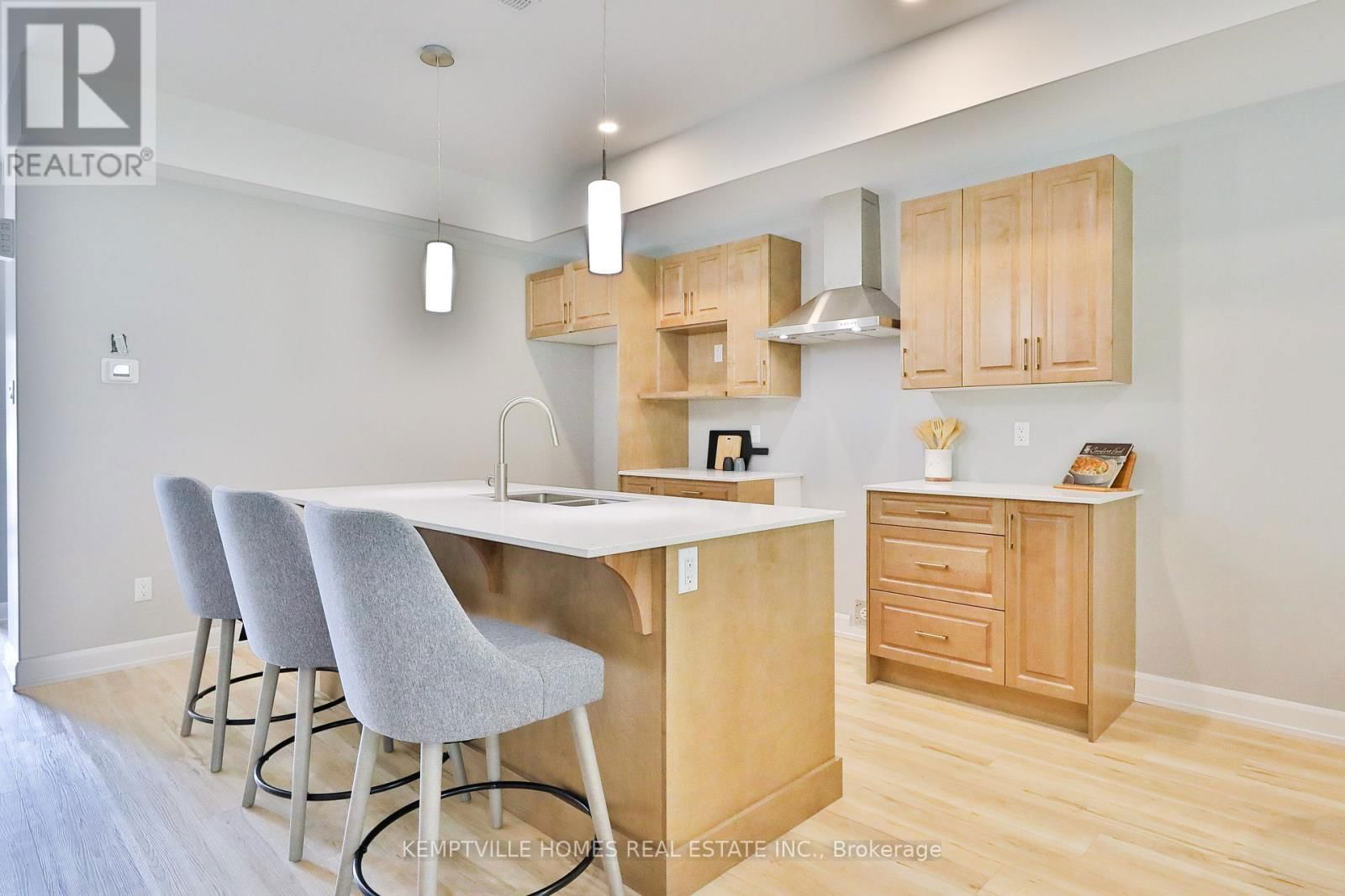 324 LEWIS W STREET Image 15
