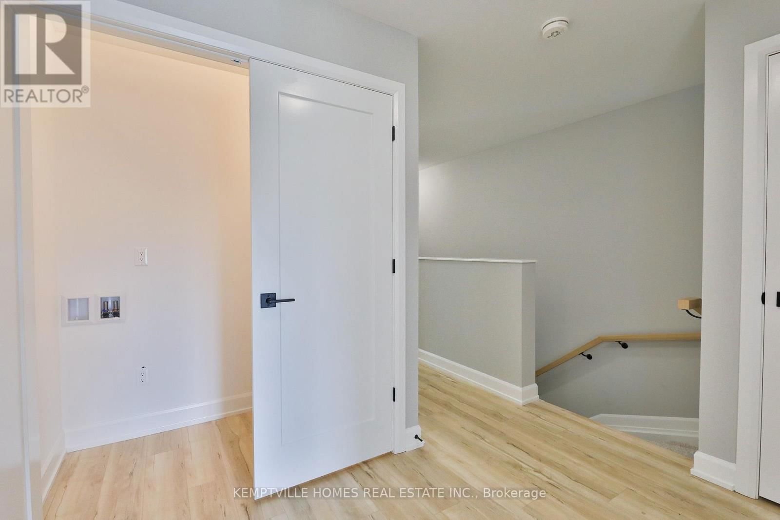 324 LEWIS W STREET Image 27