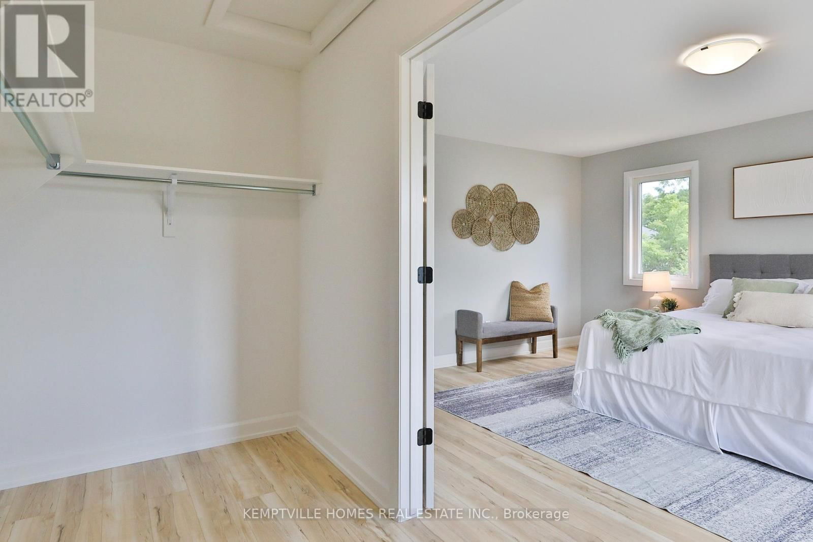 324 LEWIS W STREET Image 32