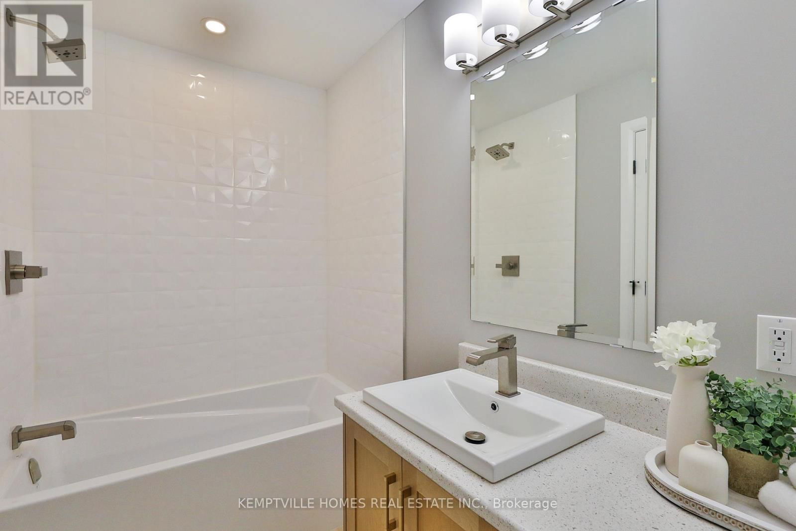 324 LEWIS W STREET Image 36