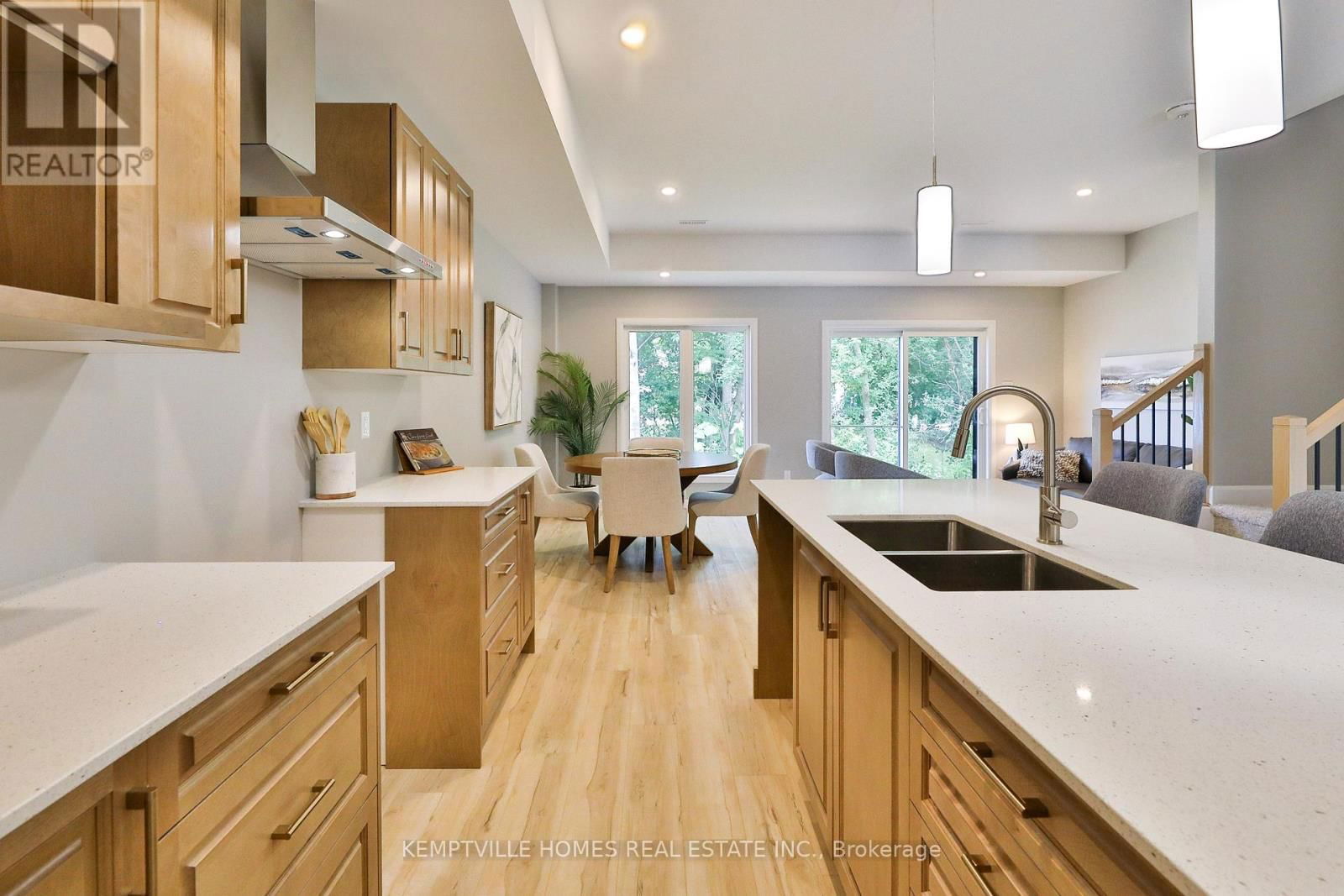 324 LEWIS W STREET Image 9