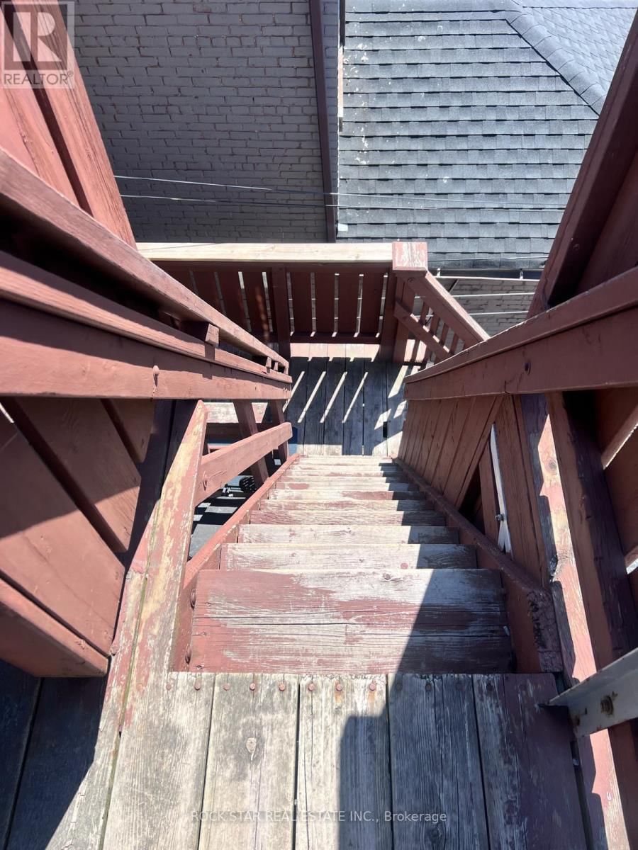 Upper - 26 WENTWORTH STREET SOUTH Image 17