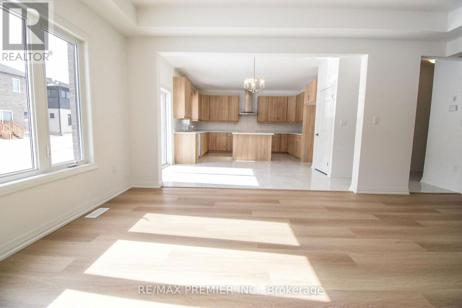 96 ACACIA ROAD Image 11