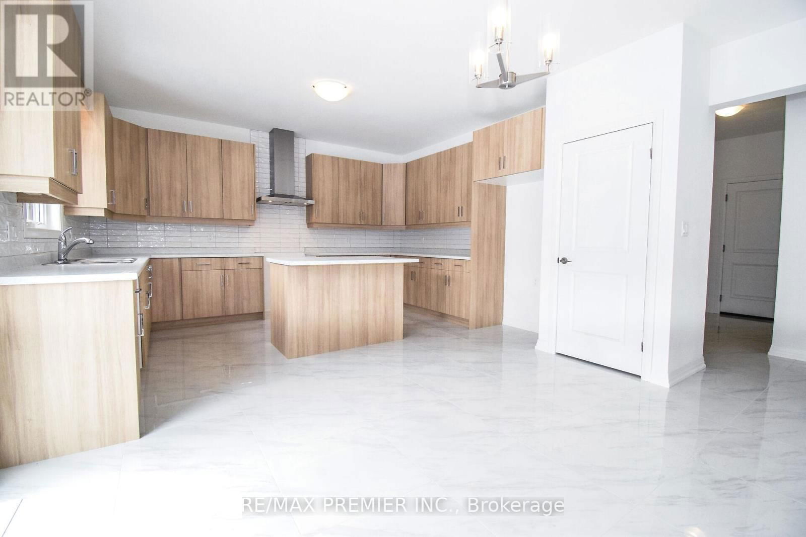 96 ACACIA ROAD Image 15