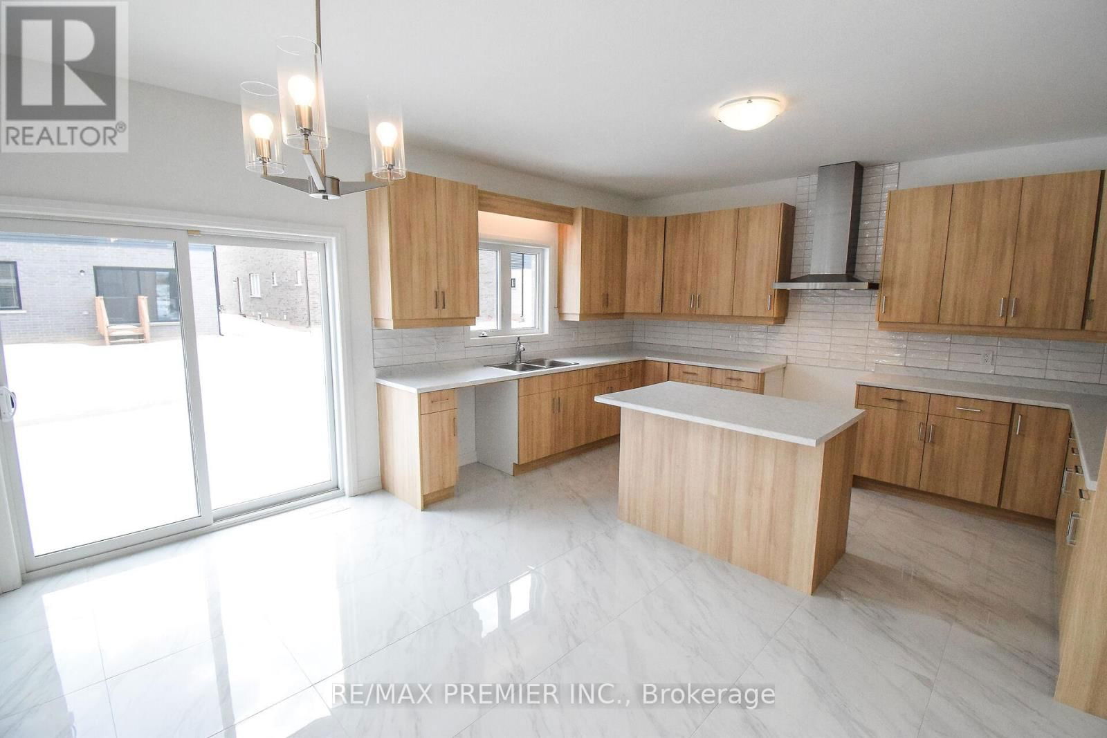 96 ACACIA ROAD Image 16