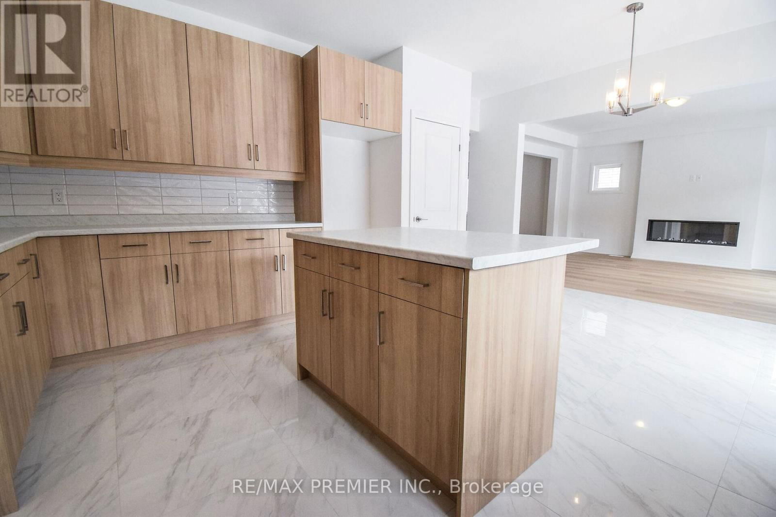 96 ACACIA ROAD Image 19
