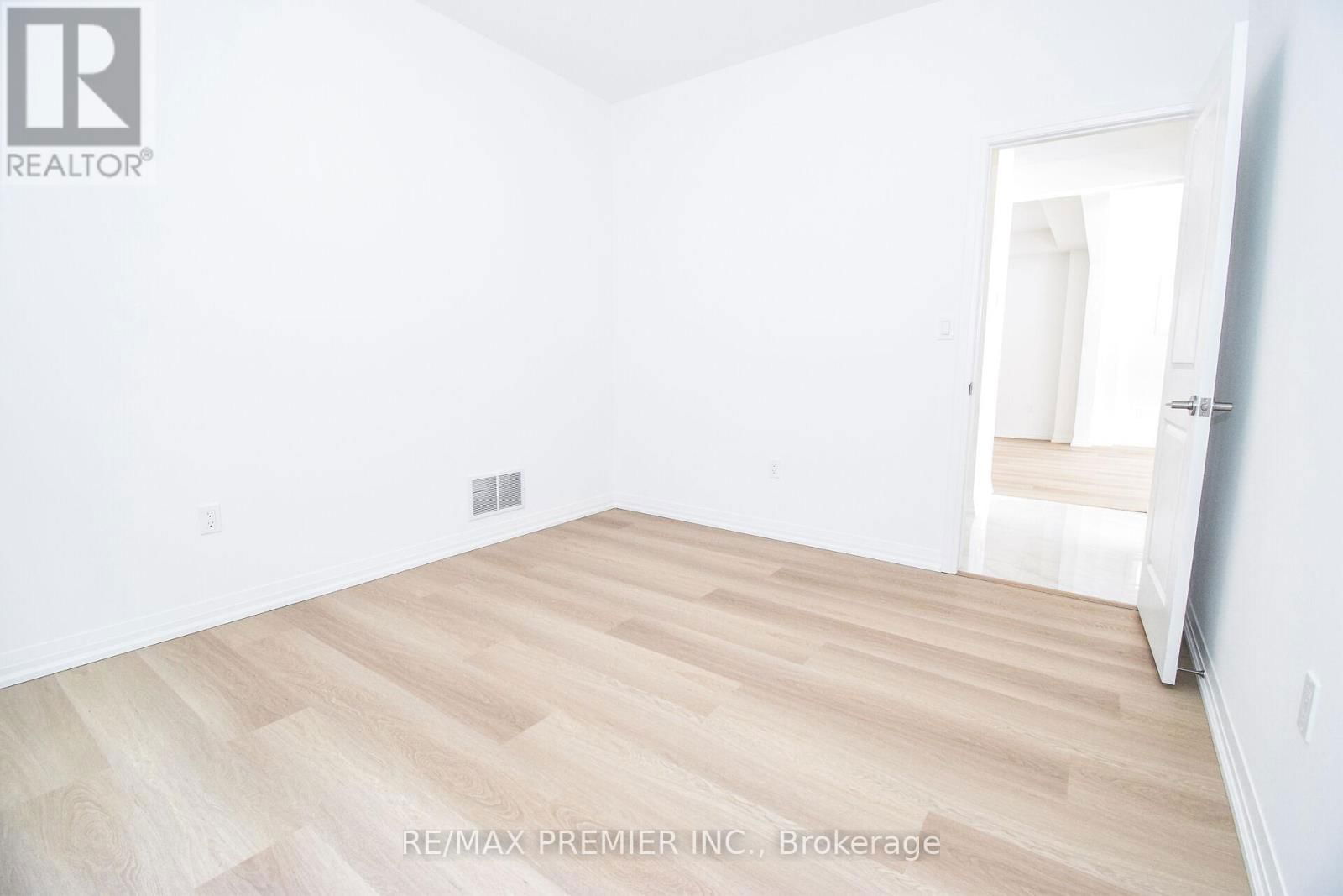 96 ACACIA ROAD Image 23