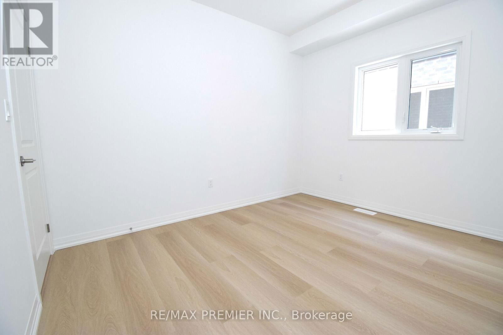 96 ACACIA ROAD Image 24