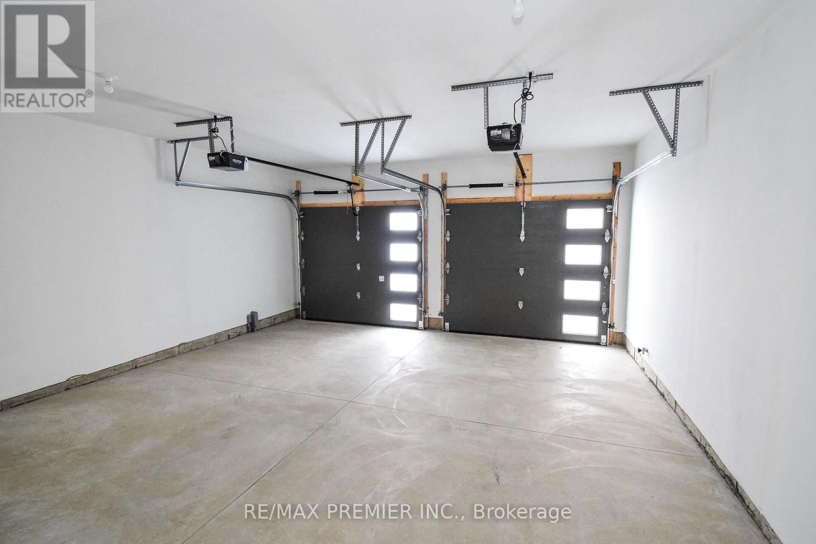 96 ACACIA ROAD Image 29