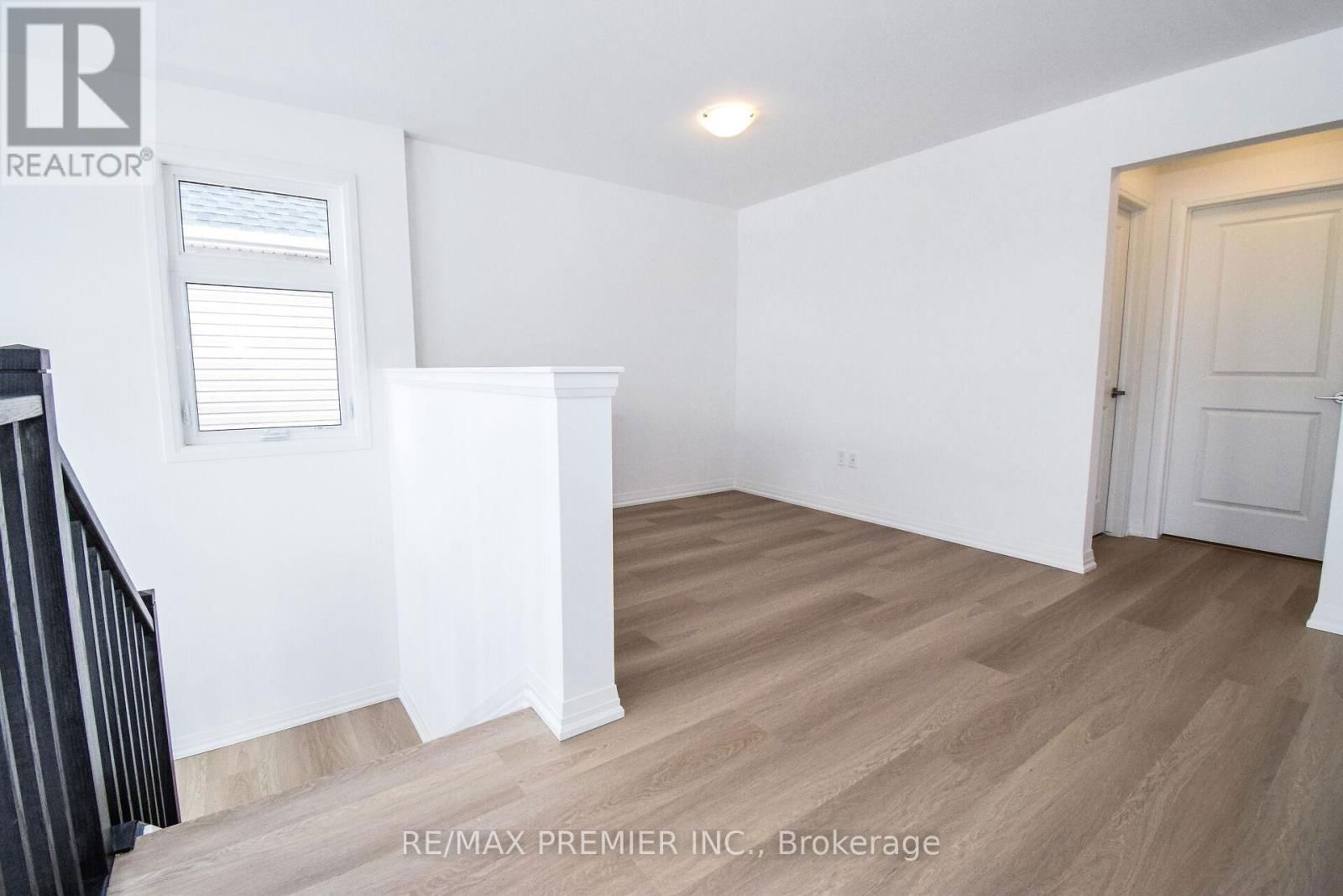 96 ACACIA ROAD Image 31