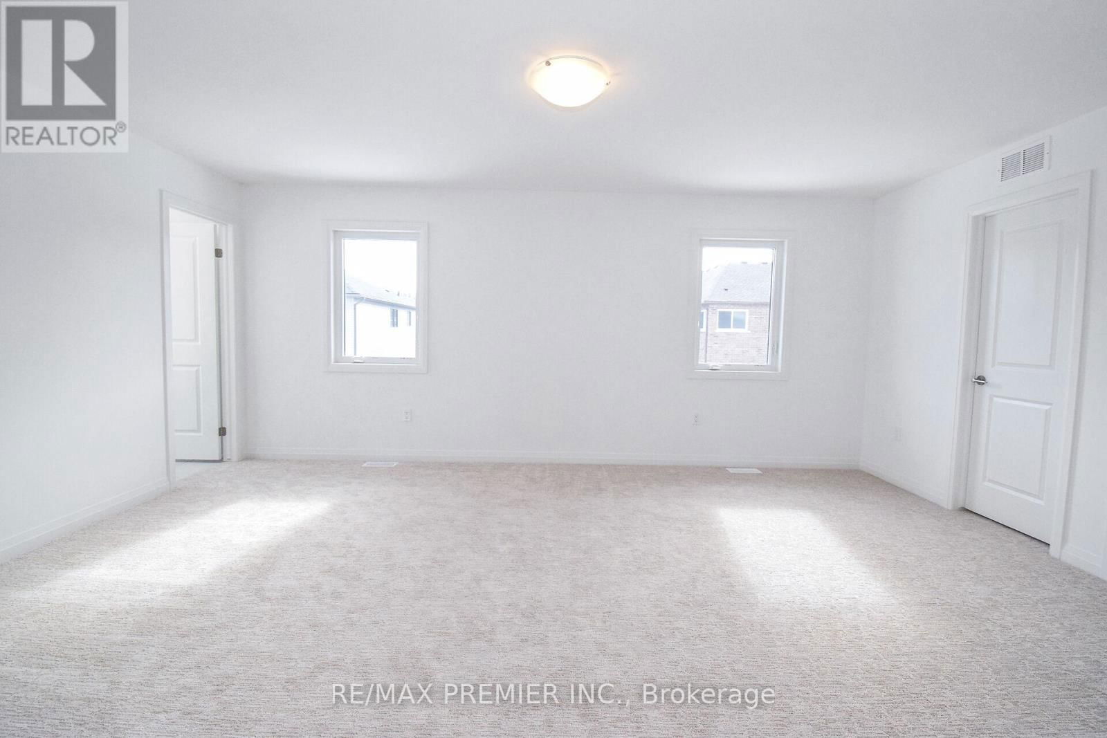 96 ACACIA ROAD Image 33