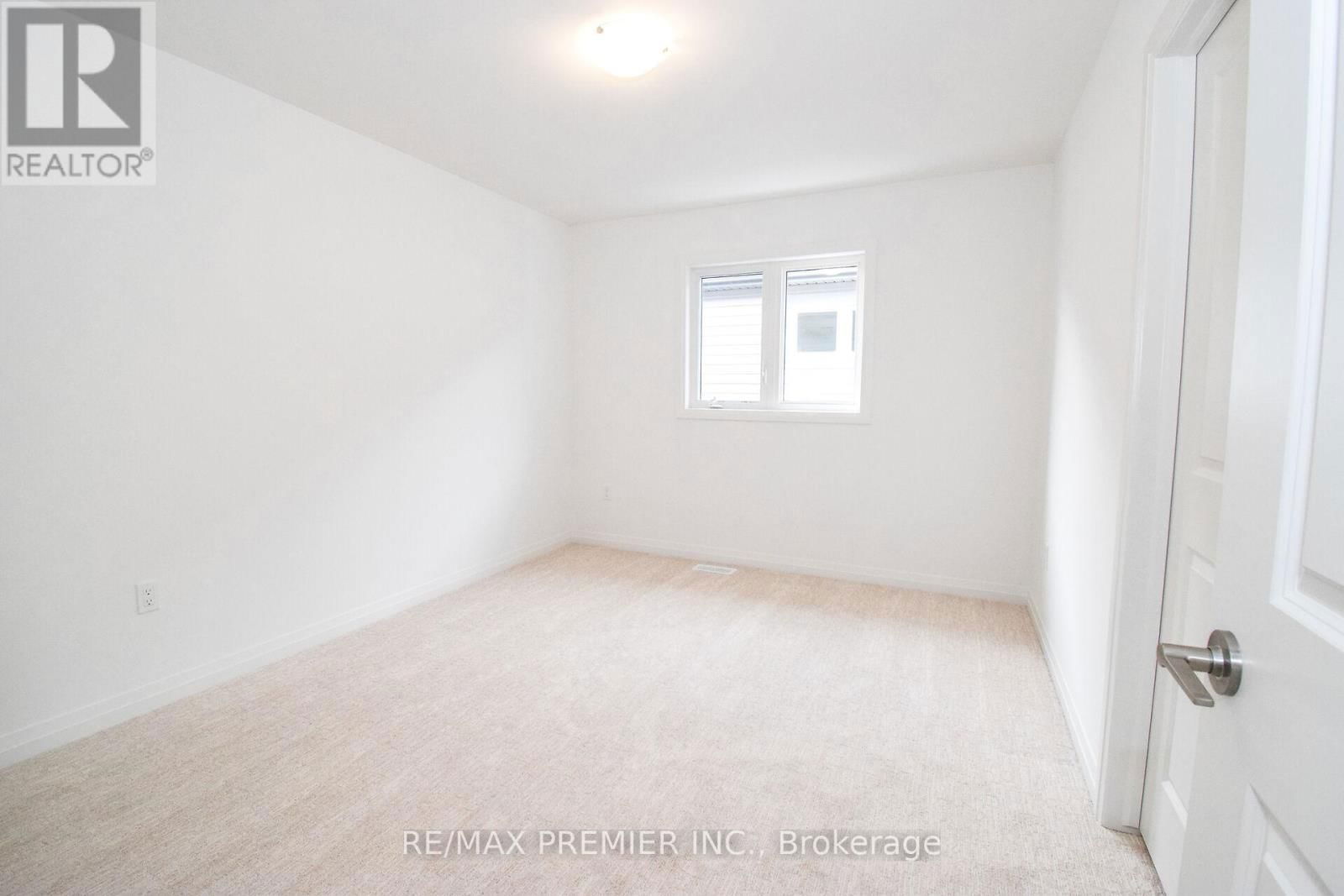96 ACACIA ROAD Image 41