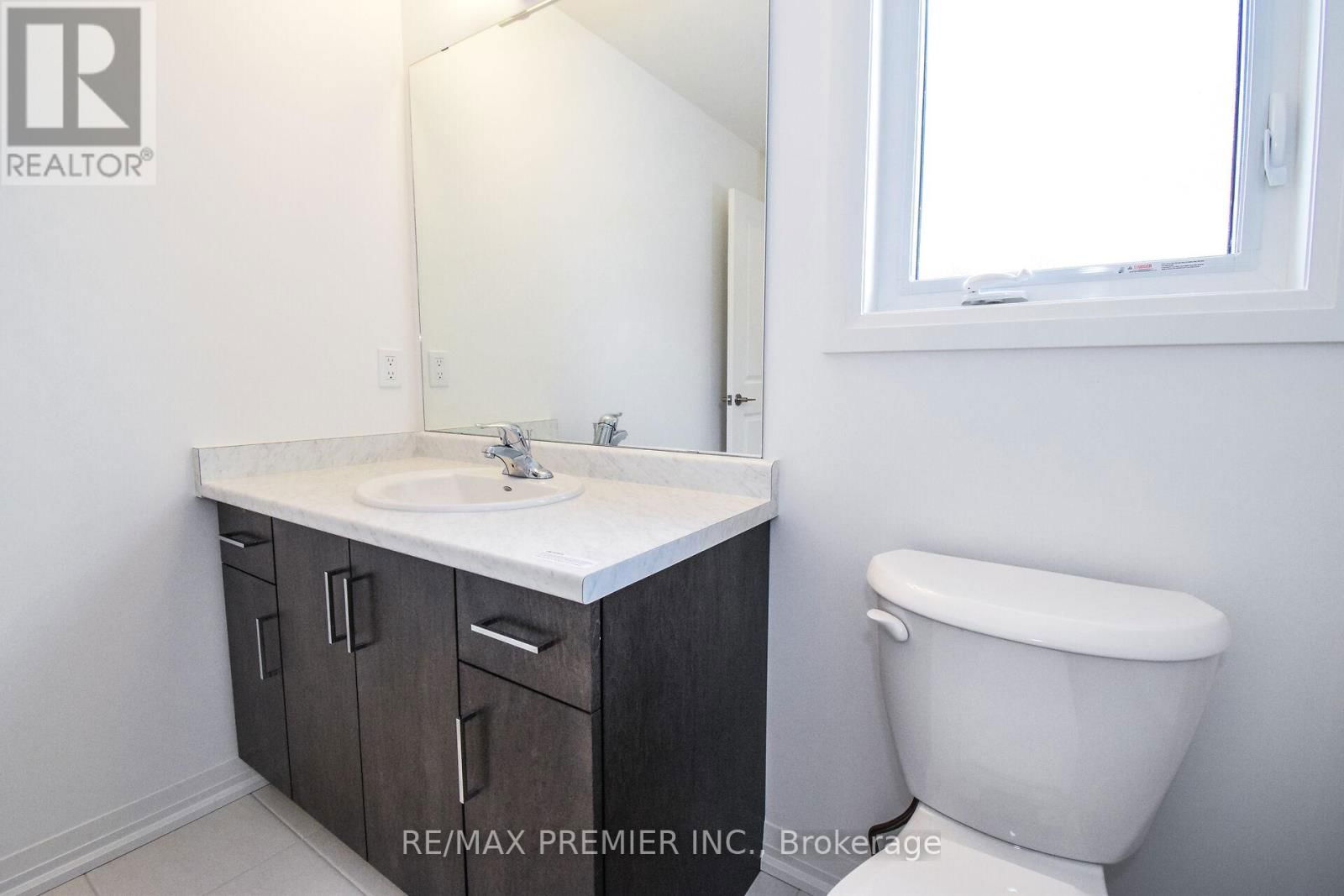 96 ACACIA ROAD Image 44