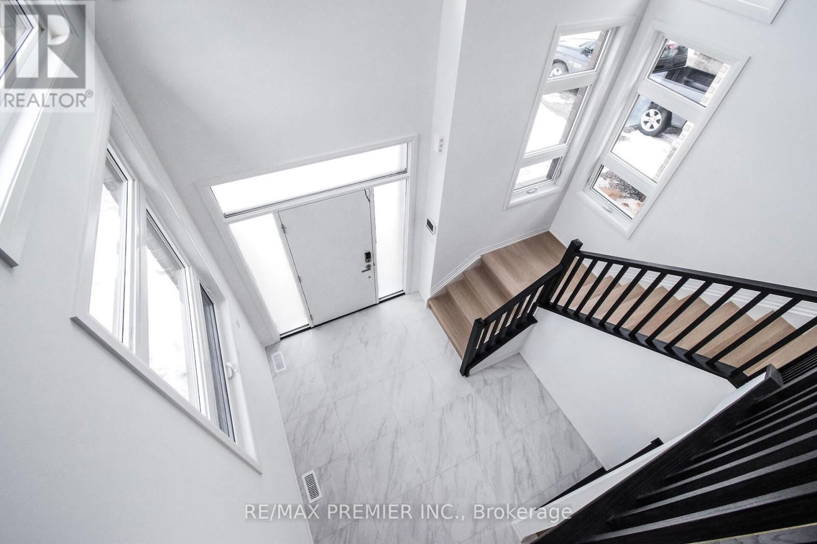 96 ACACIA ROAD Image 45