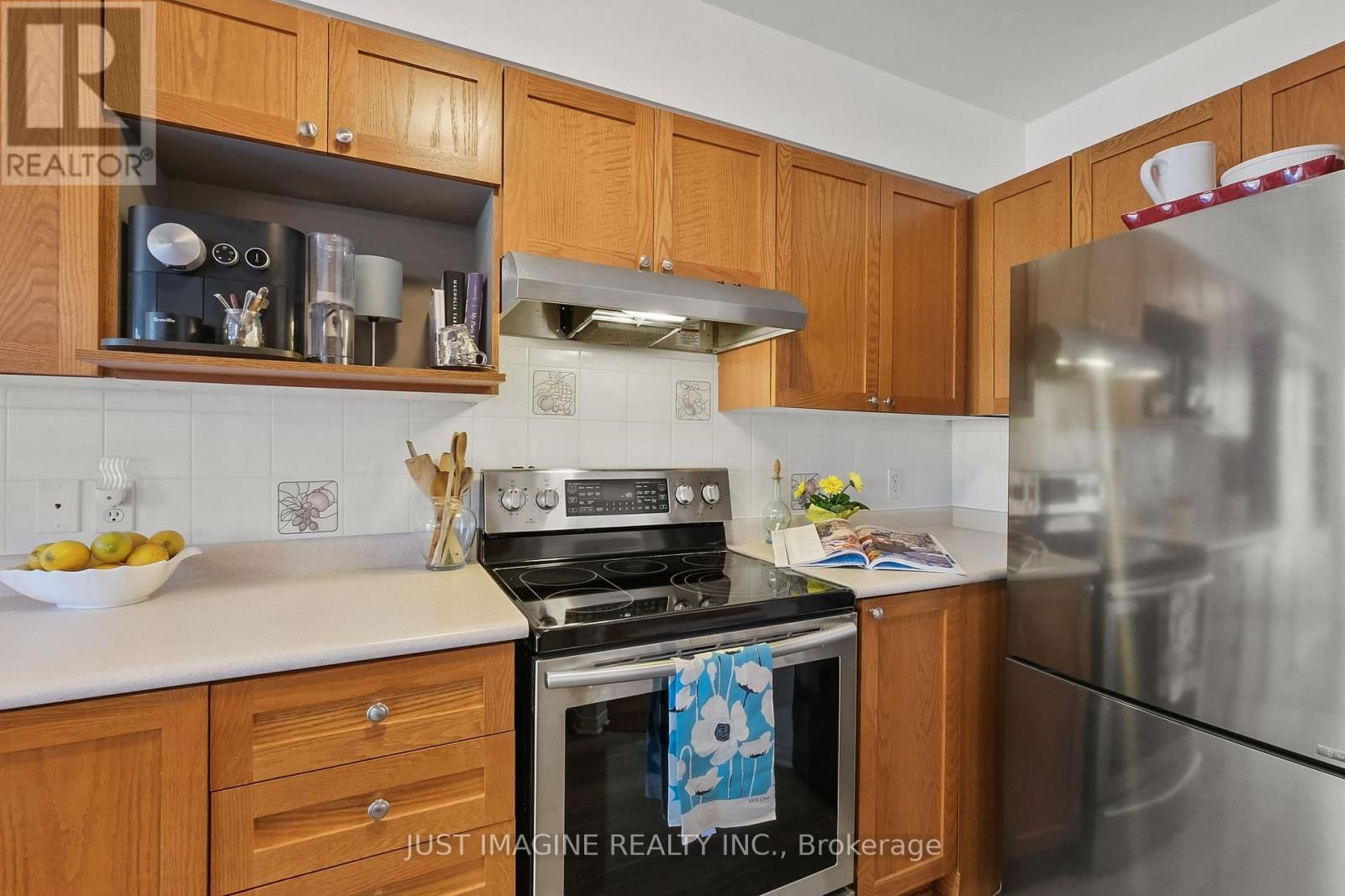 57 HEMLO CRESCENT Image 21
