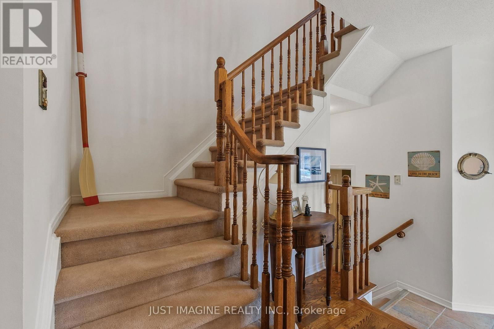 57 HEMLO CRESCENT Image 24