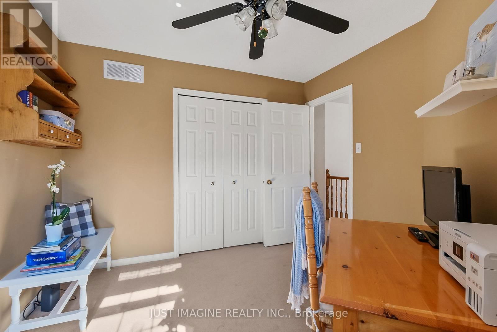 57 HEMLO CRESCENT Image 28