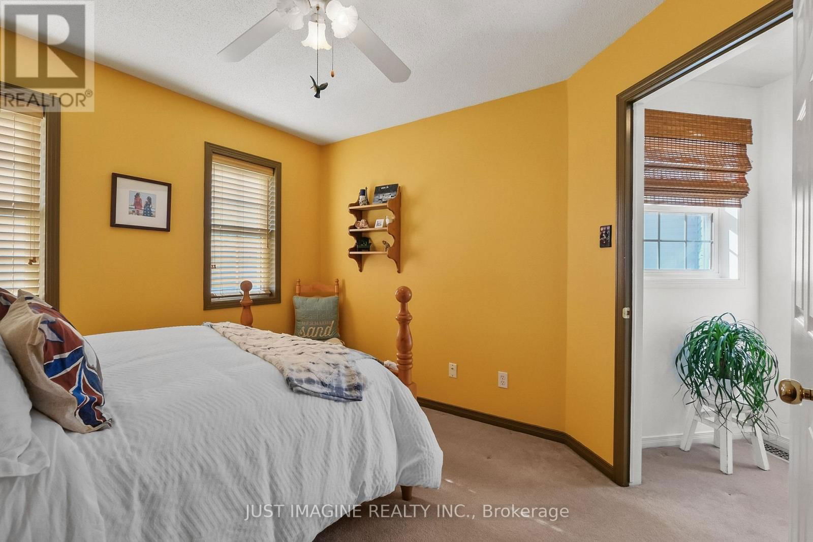57 HEMLO CRESCENT Image 30