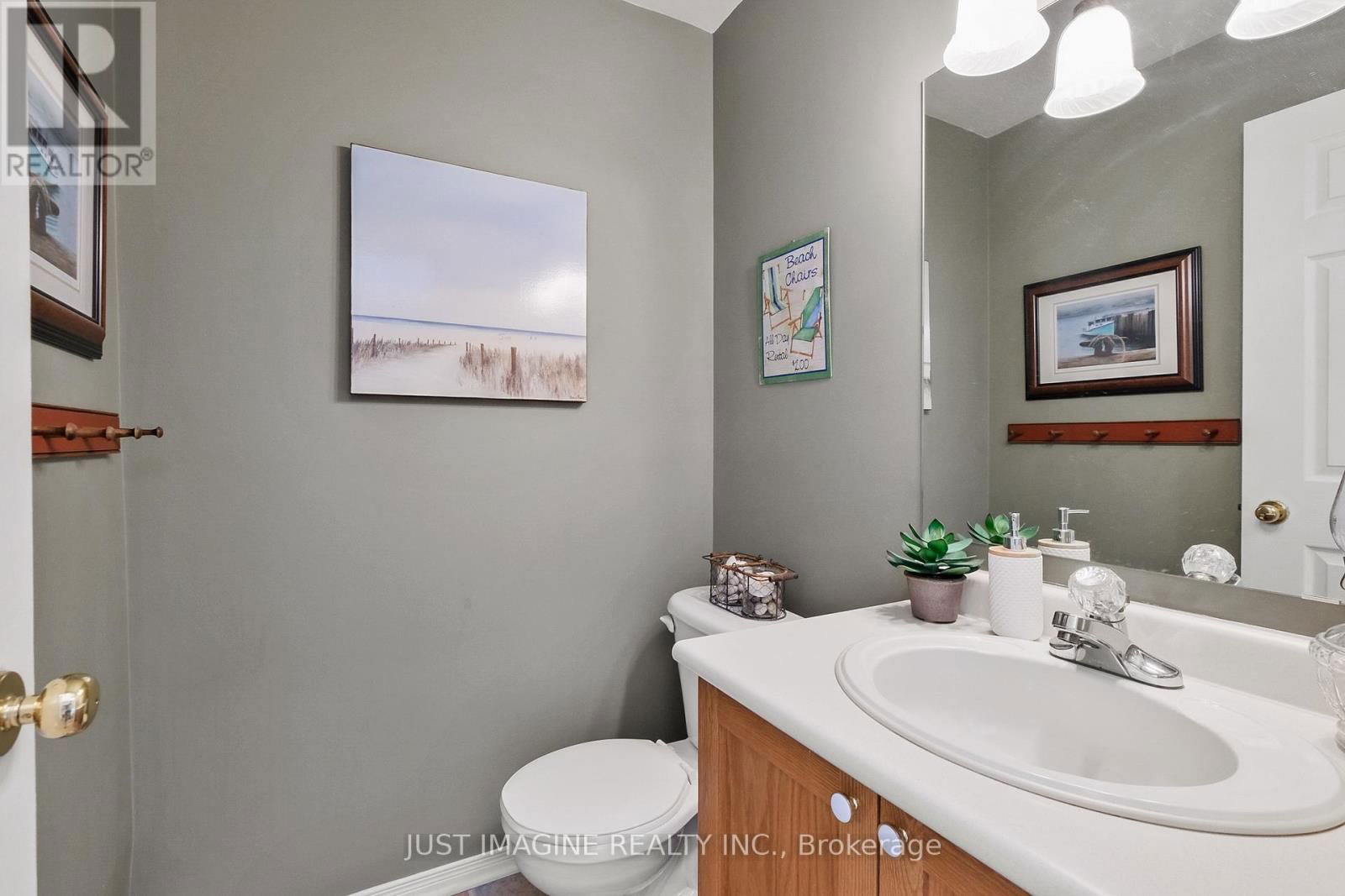 57 HEMLO CRESCENT Image 35