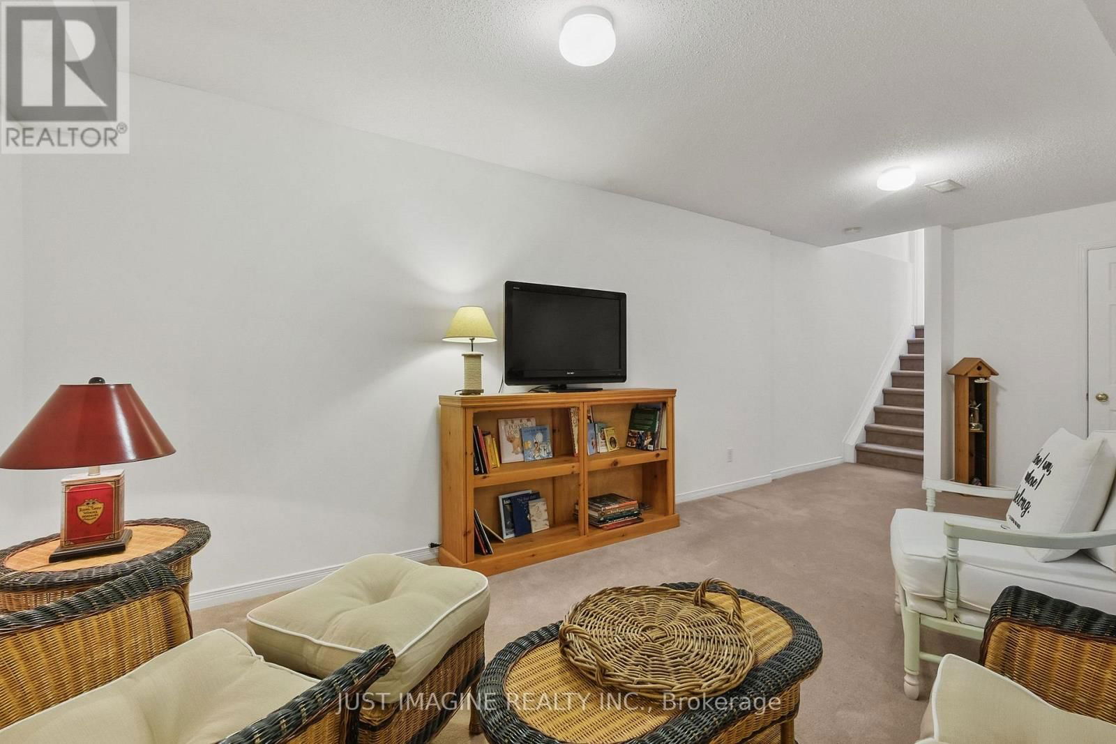 57 HEMLO CRESCENT Image 39