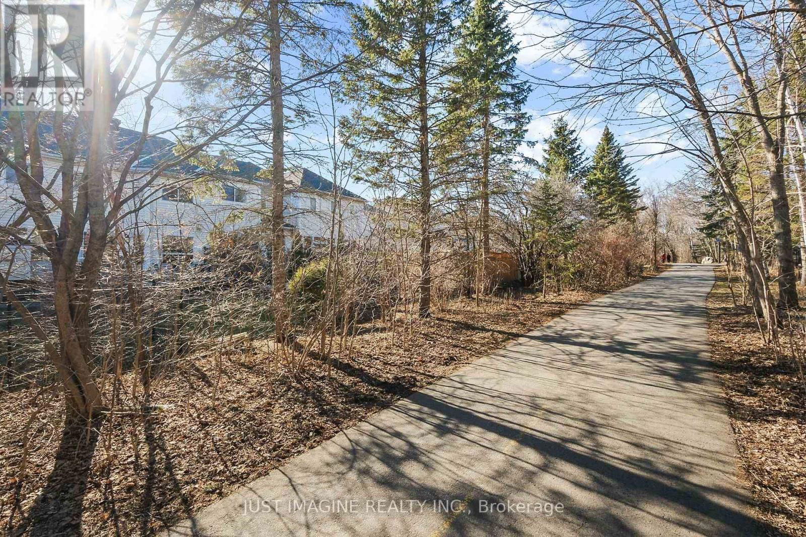57 HEMLO CRESCENT Image 47