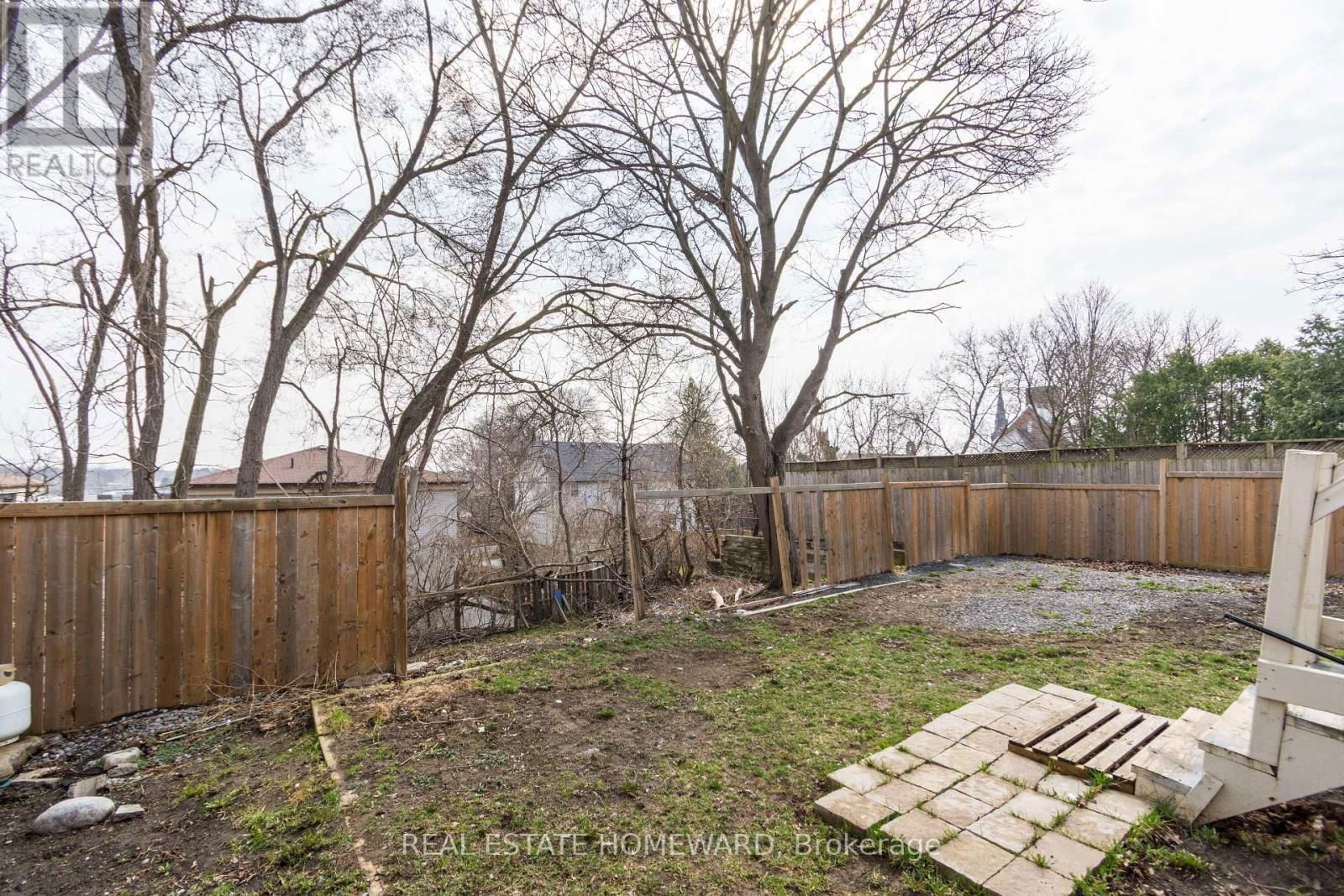 195 VICTORIA AVENUE Image 23