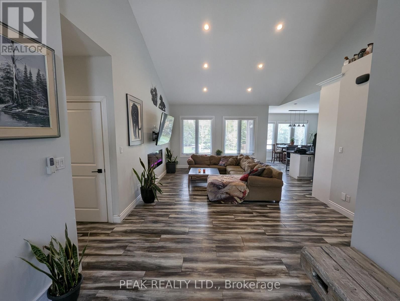 38812 VIENNA STREET Image 2