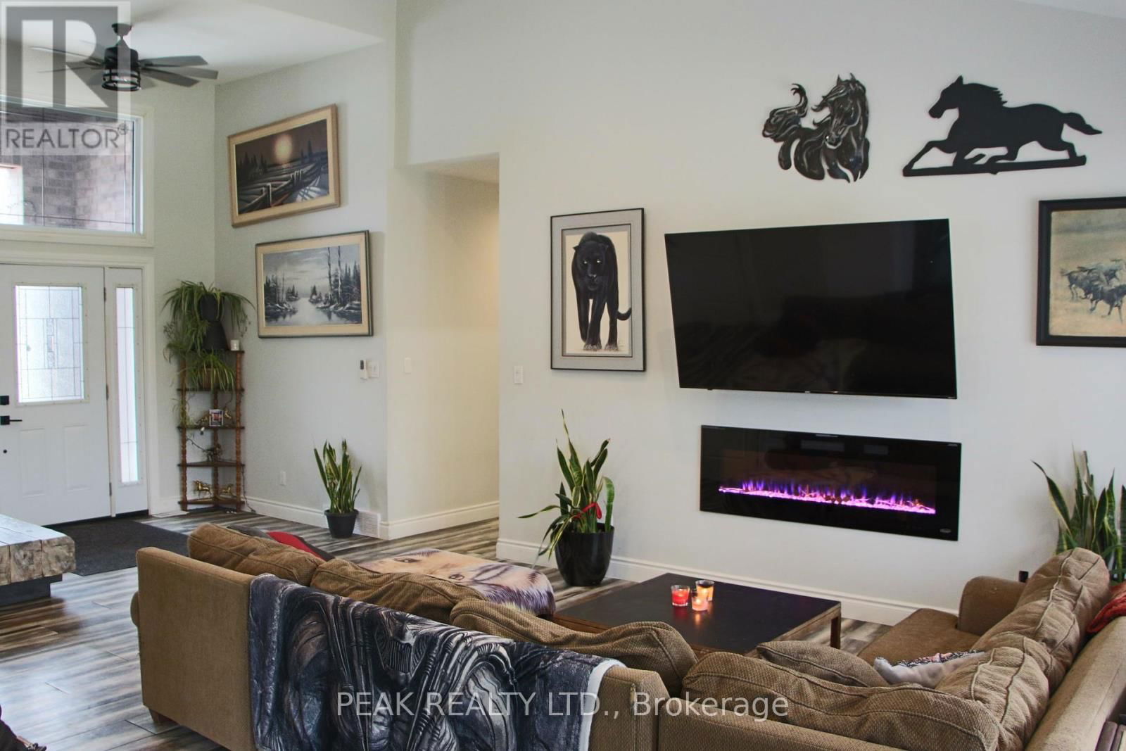 38812 VIENNA STREET Image 4
