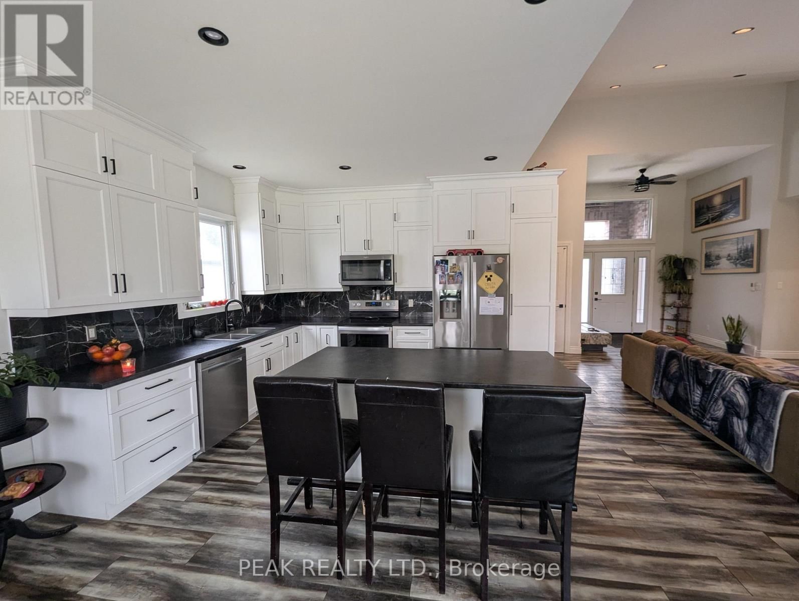 38812 VIENNA STREET Image 5