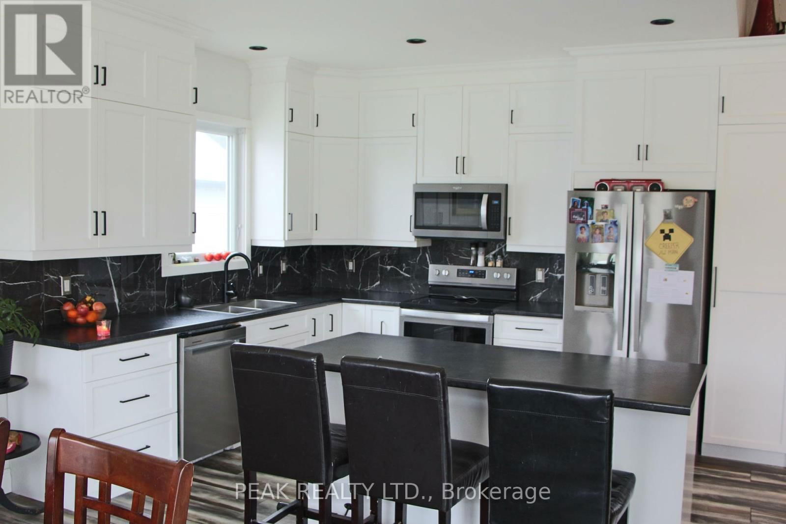 38812 VIENNA STREET Image 6