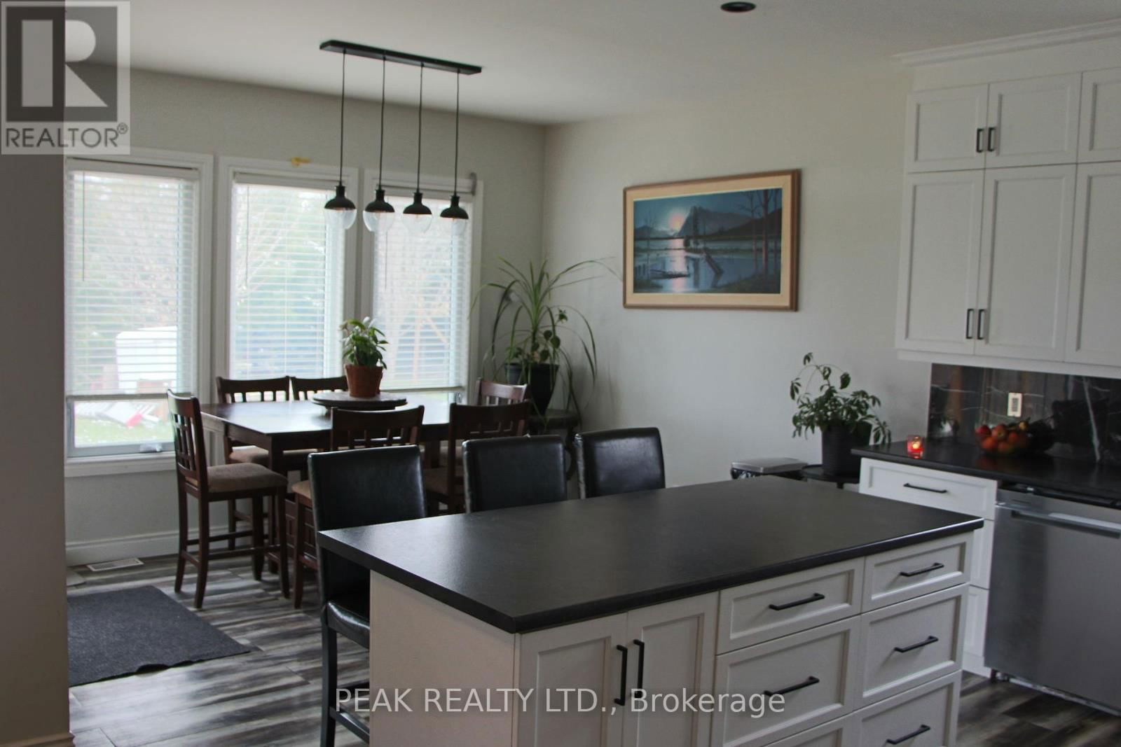 38812 VIENNA STREET Image 7