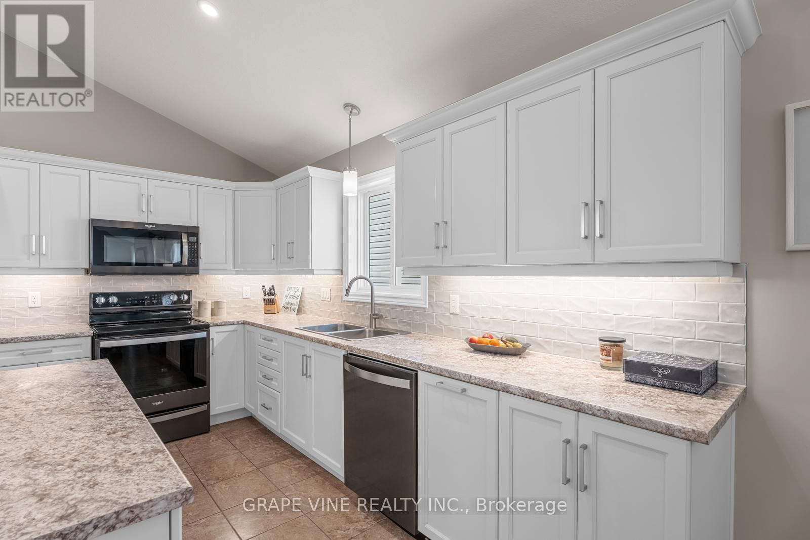 207 MCKENNY STREET Image 11