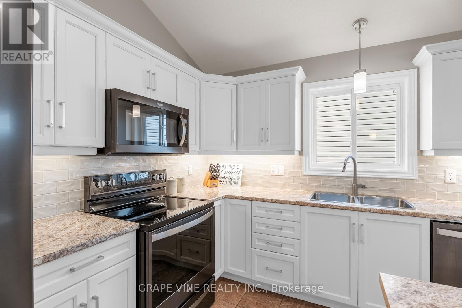 207 MCKENNY STREET Image 12