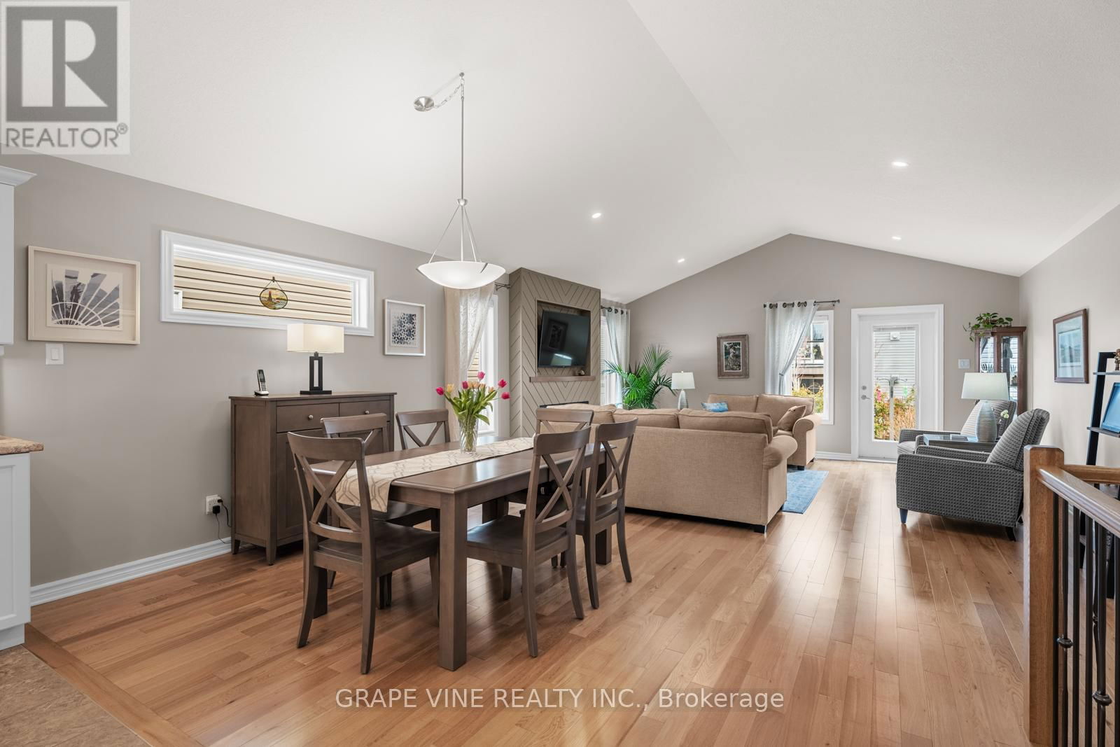 207 MCKENNY STREET Image 14
