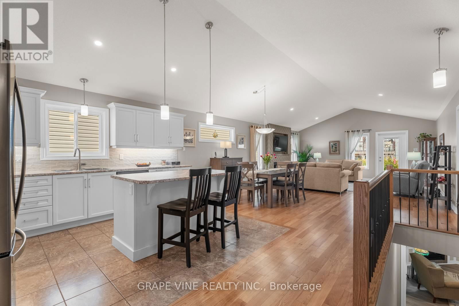 207 MCKENNY STREET Image 9