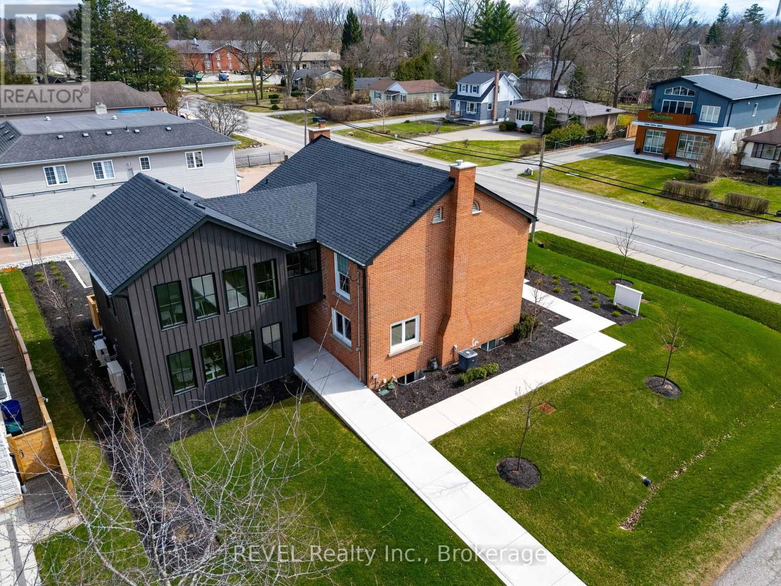 339 MARY STREET Image 10