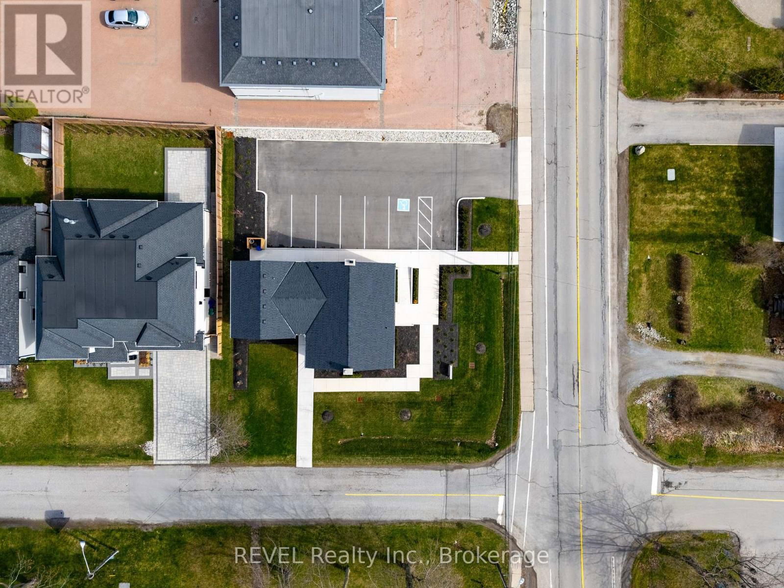 339 MARY STREET Image 13