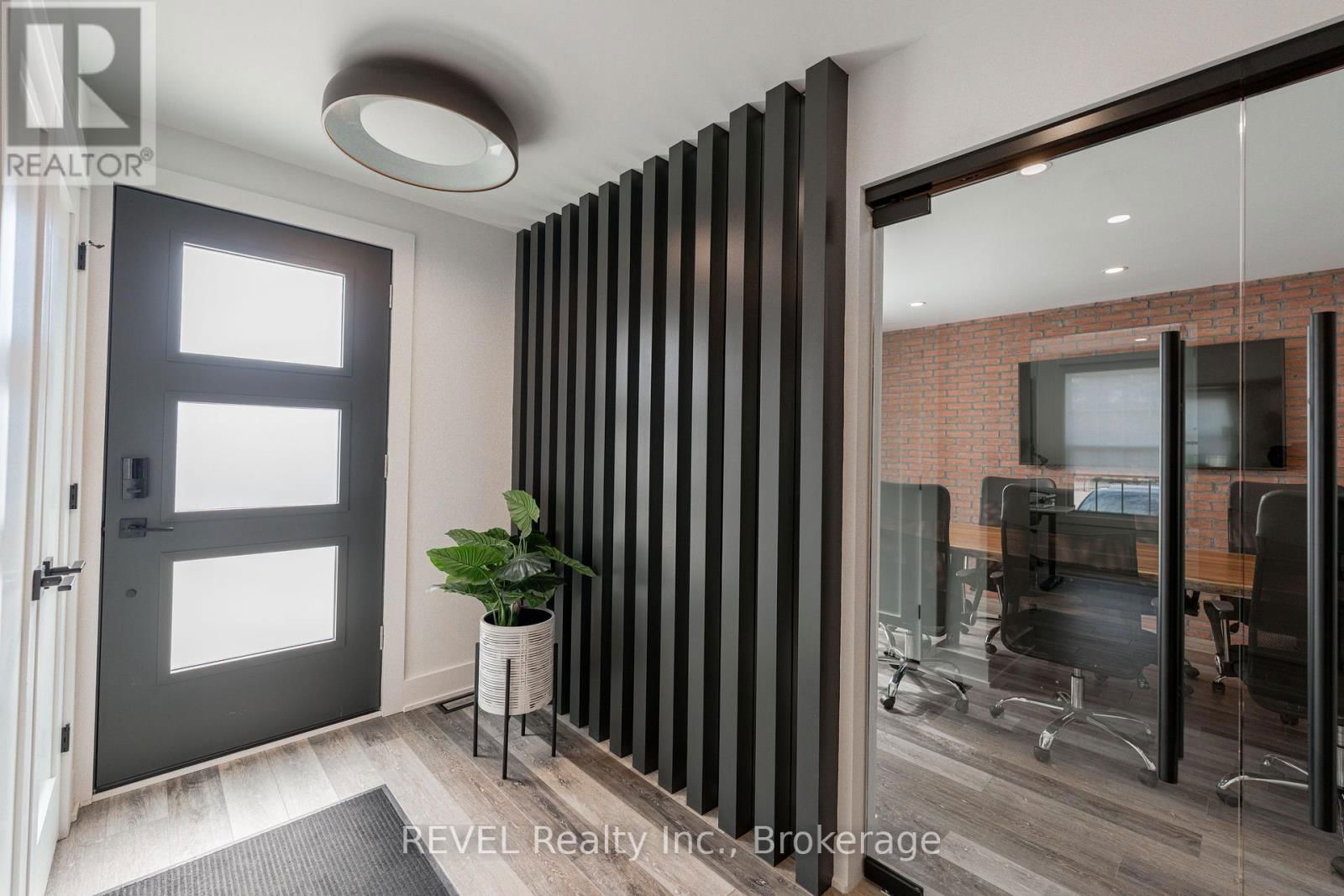 339 MARY STREET Image 14