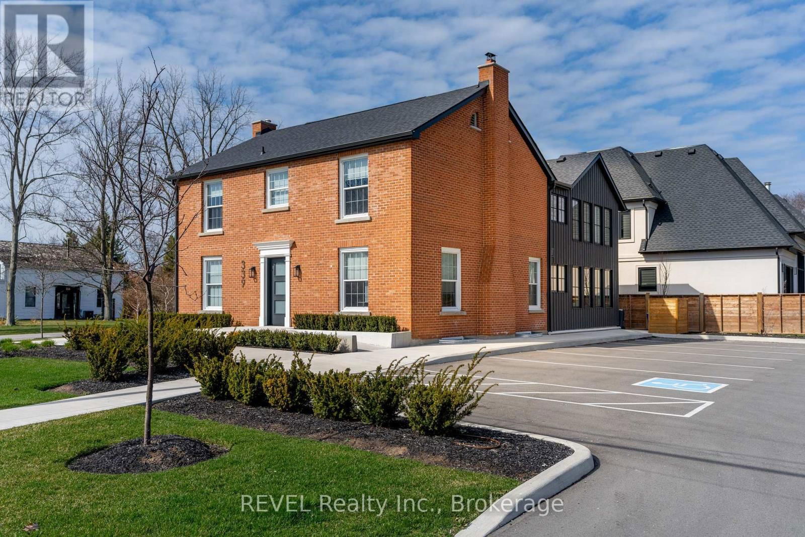 339 MARY STREET Image 2