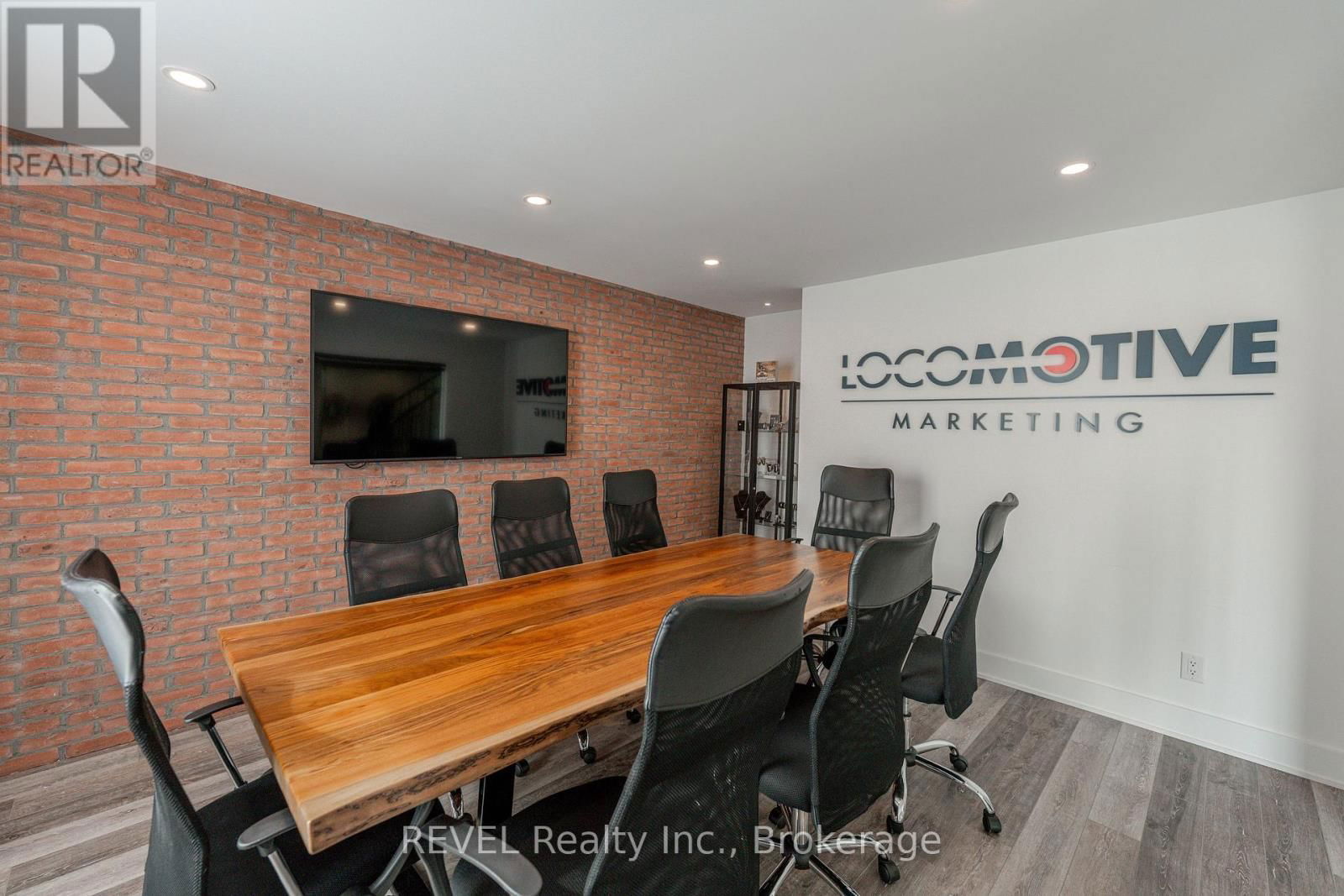 339 MARY STREET Image 24