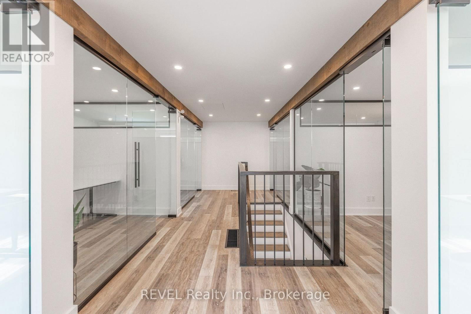 339 MARY STREET Image 25