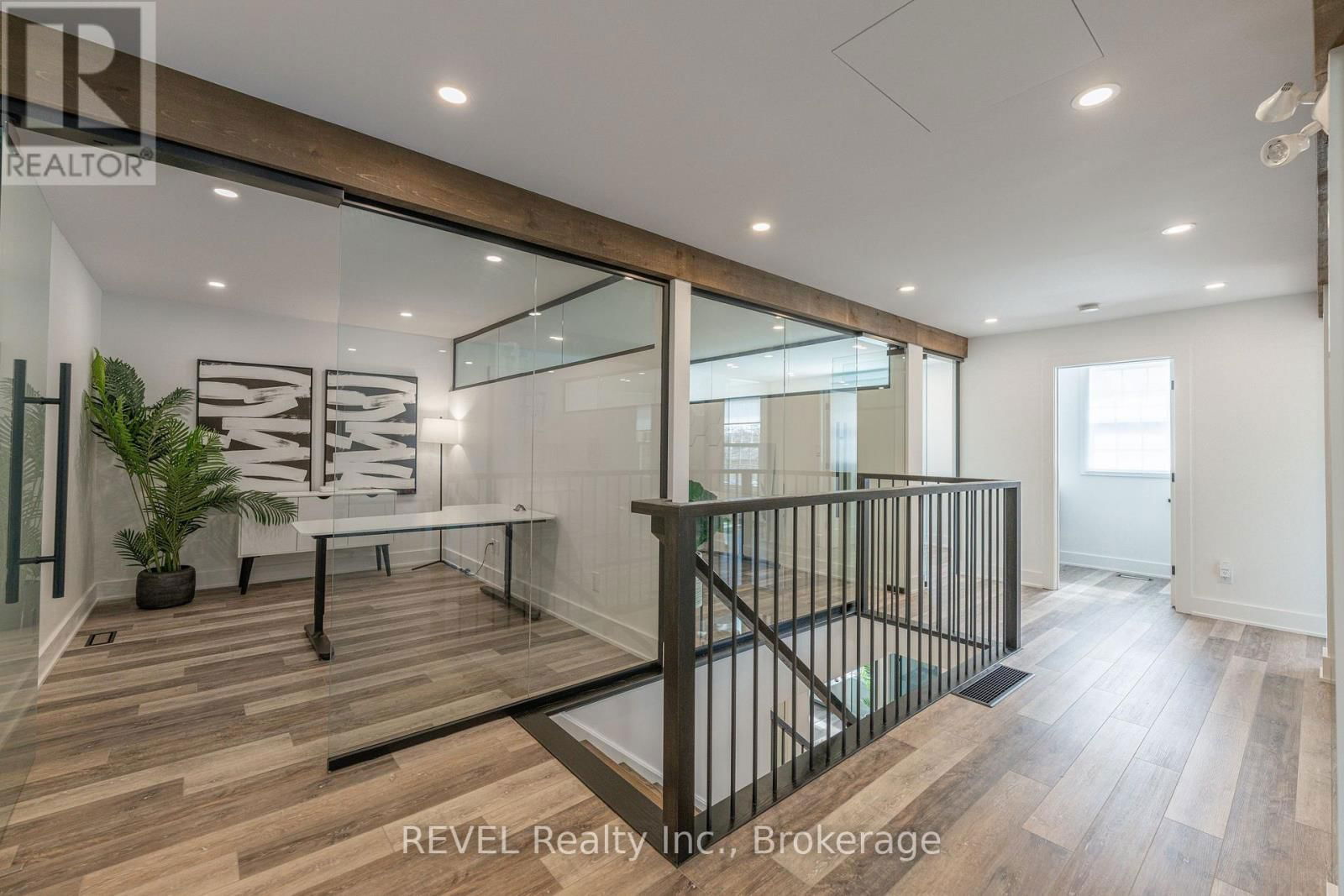 339 MARY STREET Image 26